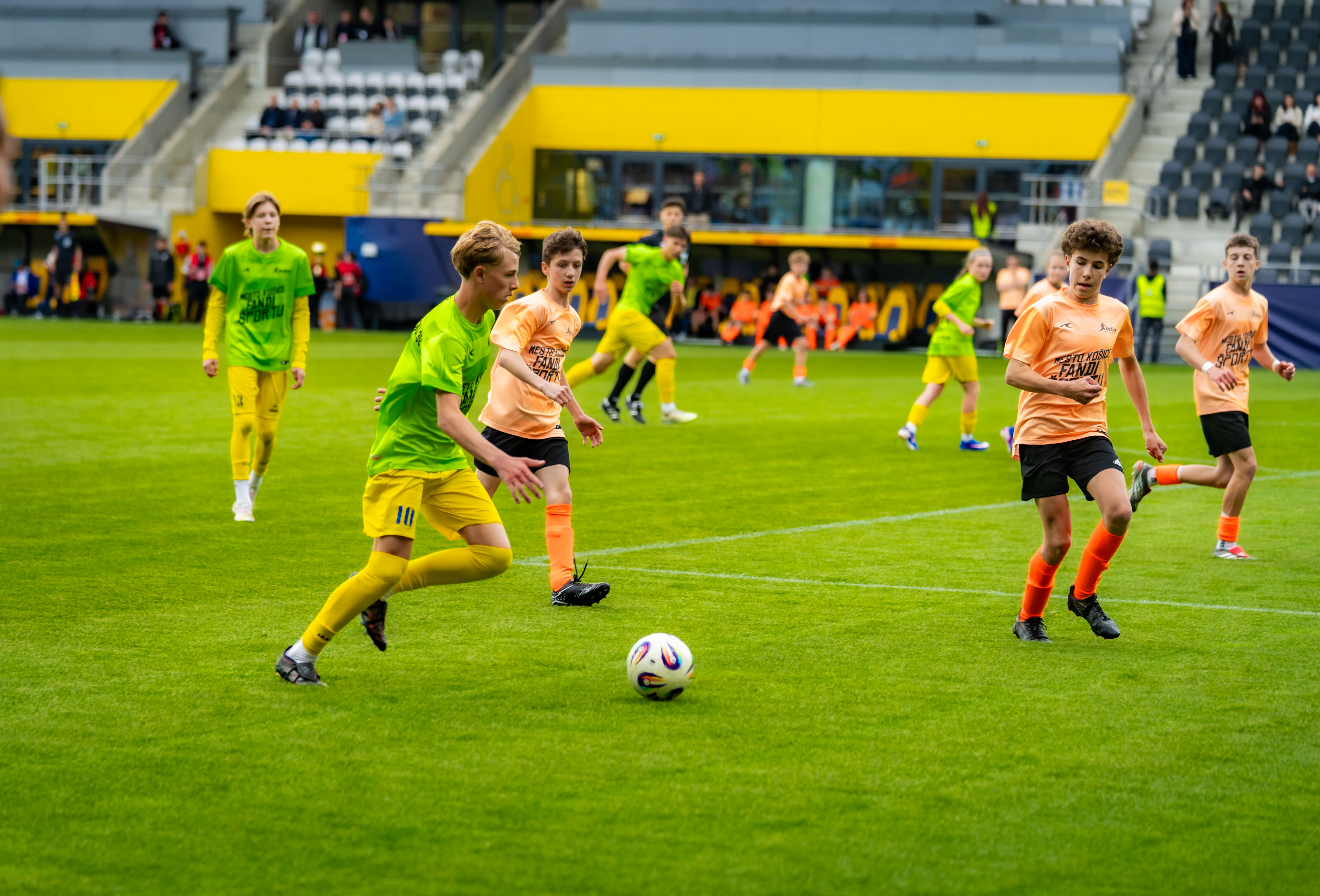 Finalovy futbalovy turnaj ZS mesta Kosice-1-85